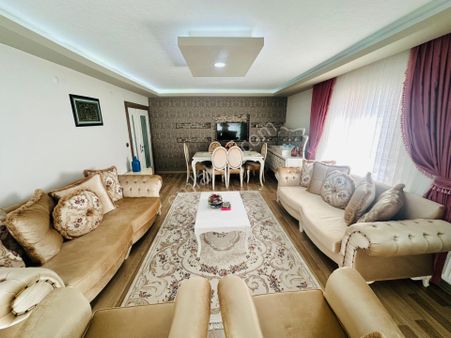 Feridun Çelik Mh Satılık 8+2 Daire