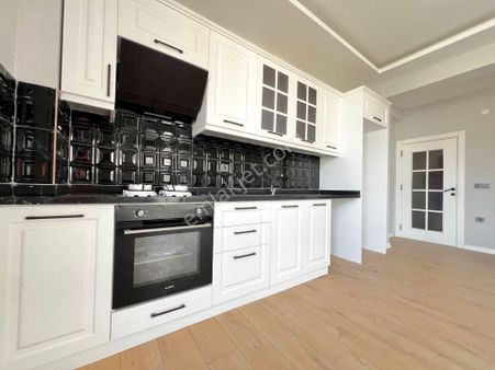 Yiğit'ten Akçay'da Yüksek Giriş Ön Cephe Ferah 2+1 Daire