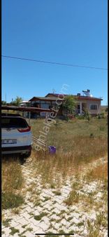 Şahbaz Emlak'tan- 9.750 M² Arazili Anayol Kenarında Çiftlik Evi!