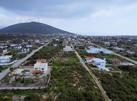 Denize Yakın 700m2 İmarlı Villa Arsası