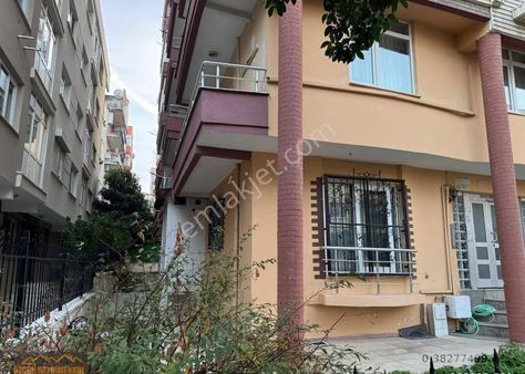 Özgün Gm'den - Uncubozköy'de İyi Konumlu 3+1+1 "trıpleks Daire"
