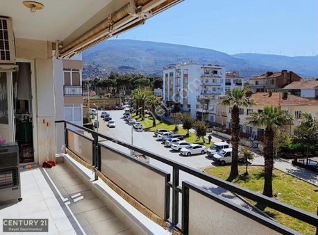 Tire Hürriyet Mahallesi Merkezi Lokasyonda Satılık 3+1 Daire