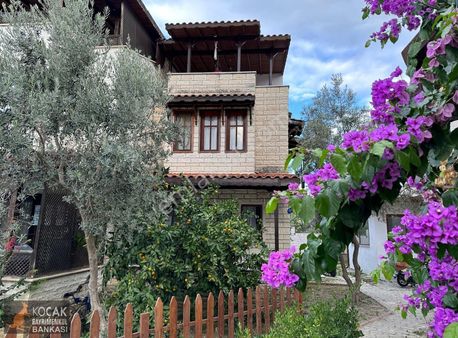 İznik Taş Evler Sitesinde Satılık Tribleks Villa