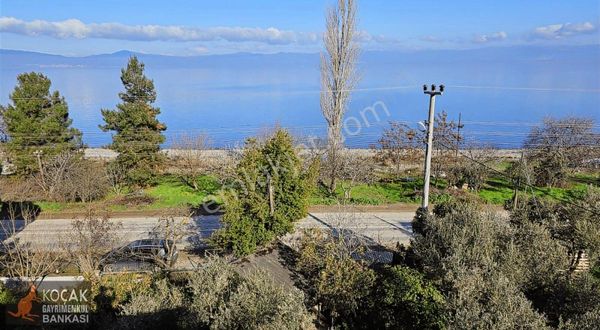 Göllüce Mah Göle Sıfır 3 Katlı Bahçeli Müstakil Satılık Ev Villa