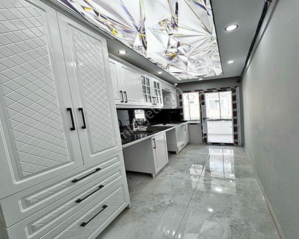 Güzelyurt Metrobüse 5 Dk 2+1 100 M2 Sıfır İçi Yapılı Satılık Daire