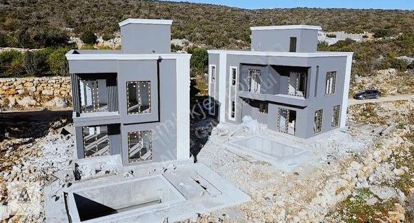 Deniz Manzaralı İki Villa Birden Yüzme Havuzlu Ve Müstakil