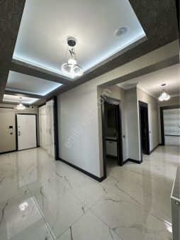 Çağlar Real Estate’den Hastane Bölgesi 4+1 Giyinme Odalı, Kapalı Garajlı