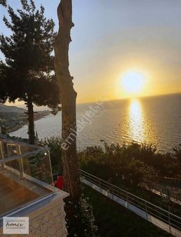 Panaromik Deniz Manzaralı Sitenin En Şerefiyeli Villası