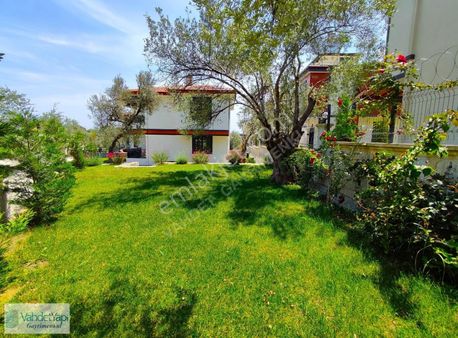 Vahdet'ten Güre'de Tam Müstakil 7+1 Harika Bahçeli Süper Villa !