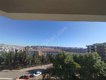 World İlkevim'den Esentepe'de Manzaralı Bakımlı Satılık Daire