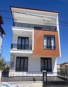 Burdur Merkez Atatürk Mah De Acil Satılık Trbleks Lüks Bina