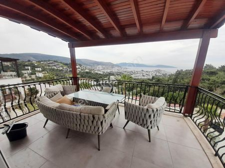 Bodrum Merkez Site İçi Full Deniz Manzaralı Satılık Üst Kat Daire