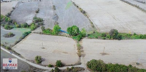 Kırklareli Koruköy'de Satılık Yolu Olan 8238 M2 Tarla