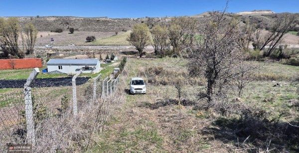 Ortabereket Tek Tapu Ayaş Yoluna Cepheli Tarla