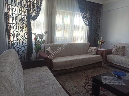 Menemen Çarşıda 3+1 (110 M2)doğalgazlı Satılık Daire