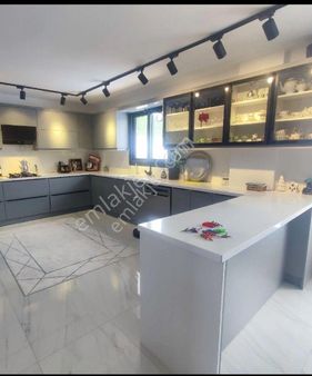 Çınarlı Da 6+1 Satılık Trıpleks