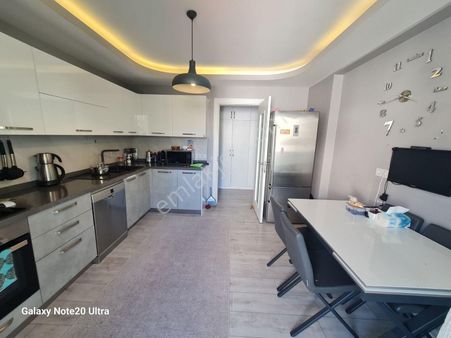 Marmaris'te Denize Yakın 3+1 Asansörlü Geniş Daire