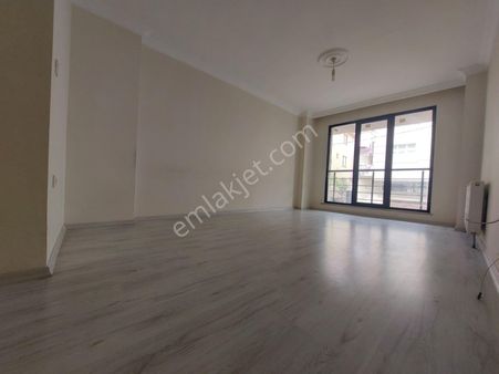 Satılık-mimarsinan Mahallesi/1+1 Yüksek Giriş/ayrı Mutfak/3.5yaş