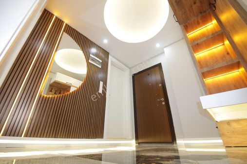 Altınkumda Dogalgazlı Asansörlü Geniş Balkonlu Full Yapılı Arakat 2+1