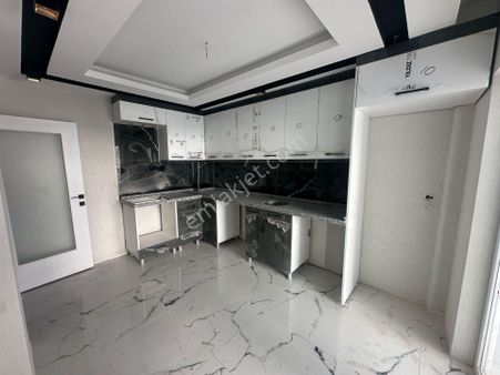 Başpınar'da Kat Konumunda Asansörlü Ebeveyn Banyolu Satılık Sıfır Daire !!