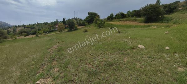 Çameli Cumaalanında Köyiçi İmarlı 898 M2 Harika Manzaralı Tarla