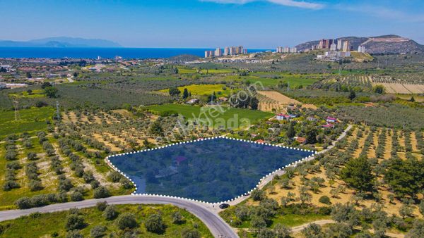 Kuşadası'nda Satılık İmarlı Manzaralı Fırsat Arsa