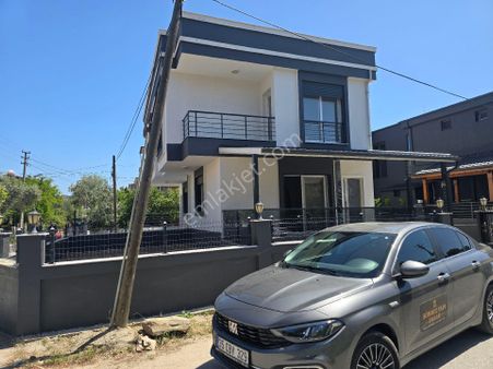 İzmir Seferihisar Ürkmez Payamlı Da Satılık 3+1 Yzlık Villa Büyük Bahçeli Denize Yürüme Mesafesinde