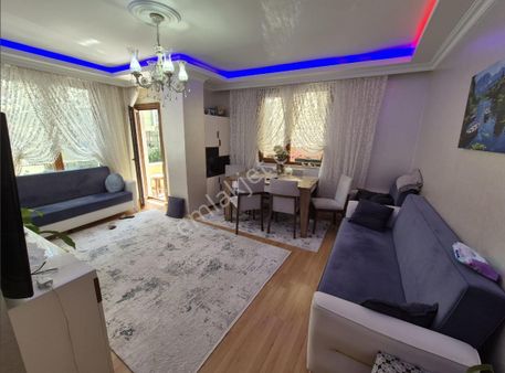 Başıbüyükyolu Cadd Yakın Konumda, Kat Mülkiyetli, Ara Kat 3+1