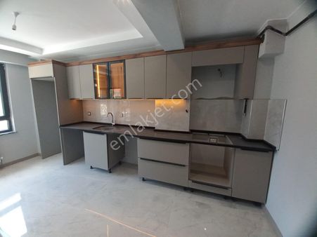 Satılık Arakat 3+1 Daire , Esentepe Mh Eğitimciler Caddesi Yakını , Lüx Daire