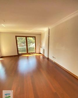 Yeşilköy Villakent Sitesinde 3+1 Havuzlu Güvenlikli Ara Kat Köşe Daire