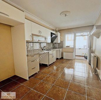 Ergün Emlak'tan Sultaniye Meydana 3 Dk 2+1 Geniş Arakat Daire