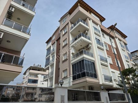 Merkezi Konumda Yüzme Havuzlu, Açık Otoparklı Aile Sitesinde 4+2 Geniş Dubleks Daire