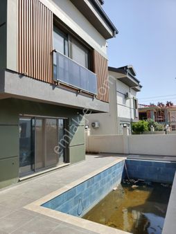 Stop’tan Çatalarık’ta 4+1 Havuzlu Tripleks Villa