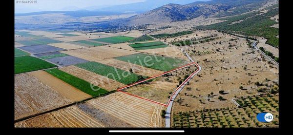 Acıpayam Corum Da Asfalt Yol Kenarı Tarla