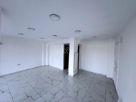 Üsküdar Çengelköy Satılık Dükkan Ofis Ana Cadde Üzeri
