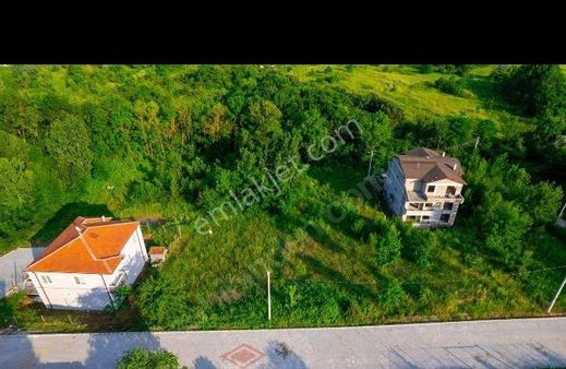 Körfez Mahallesi'nde Satılık Konut İmarlı 492 M2 Arsa