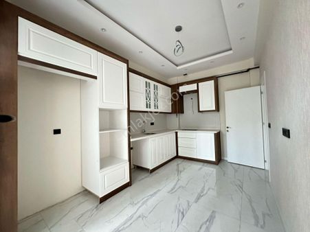 Şemikler'de Naz Bayrak Yanı 3+1 150m2 Ebeveyn Bny. Acil Satılık