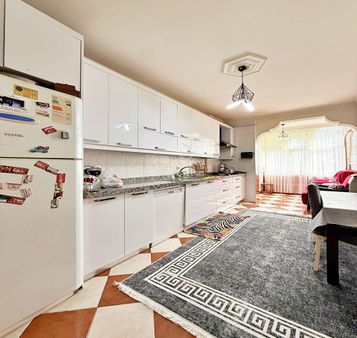 Barış Mahallesi Kısa Katlı Binada Masrafsız 5+2 Satılık Dubleks