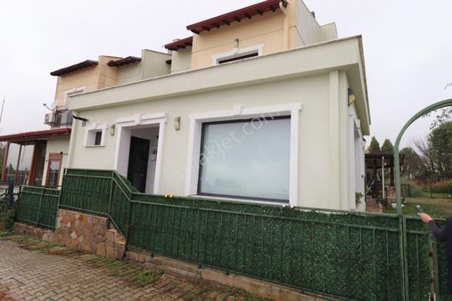 Kemalpaşa Sütçüler'de Site İçerisinde 3+1 Satılık 180 M2 Villa