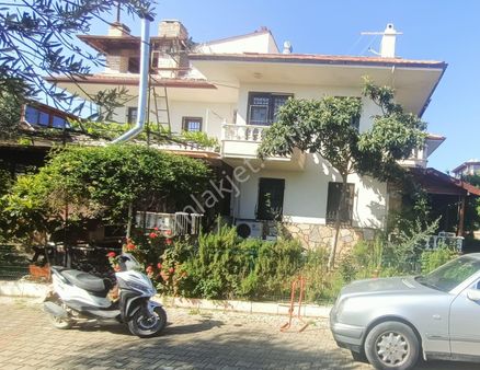 Buse Emlaktan Edremit Gürede Deniz Yakın Tripleks Villa