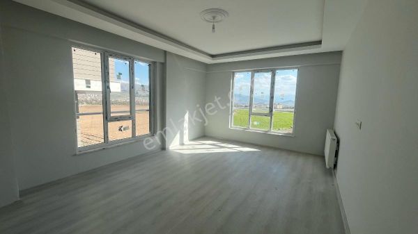 Anadolu Emlaktan Cadde Üzeri Süper Manzaralı 2+1 Satılık Daire