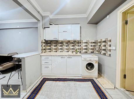 Royal'den Çarşı Merkezde Eşyalı Satılık 1+1