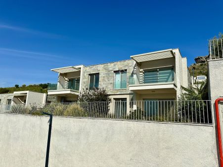 Bodrum Turgutreis'te Muhteşem Deniz Manzaralı Sıfır Lüks Daire