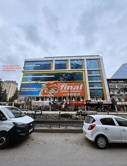 Esenyurt Meydanda 600 M2 Kiralık Plaza Katı