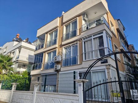 Güzeloba Mahallesinde 2+1 Satılık Daire