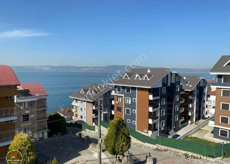 Kardeş Gayrimenkul 'den Deniz Manzaralı Masrafsız 3+1 Fırsat Daire