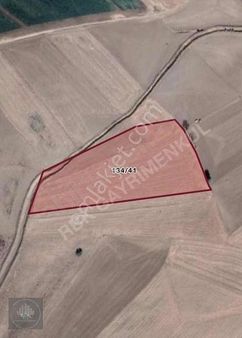 Bacı Mah.'de,sağ Tarafta, 1080 Metre² Satılık Hisseli Tarla