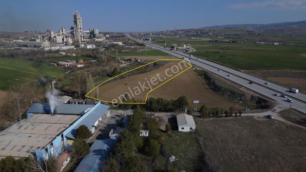 Elmadağ'da Samsun Oto Yoluna Cepheli Emsalsiz Arazi