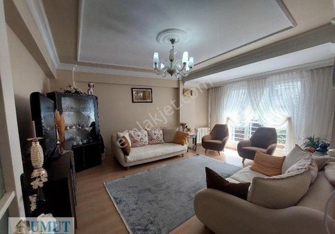 Gaziosmanpaşa Küçükköy De Satılık Daire Birinci Kat 3+1 135 M2