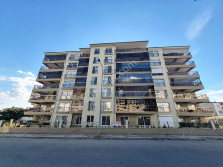 Şirinevler Mah.'de Site İçinde Zemin Kat 3+1 Satılık Sıfır Daire